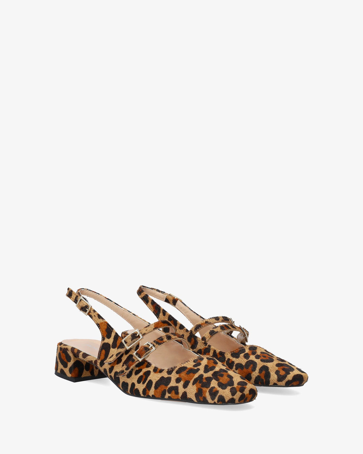 Bailarina con tacón en piel leopardo