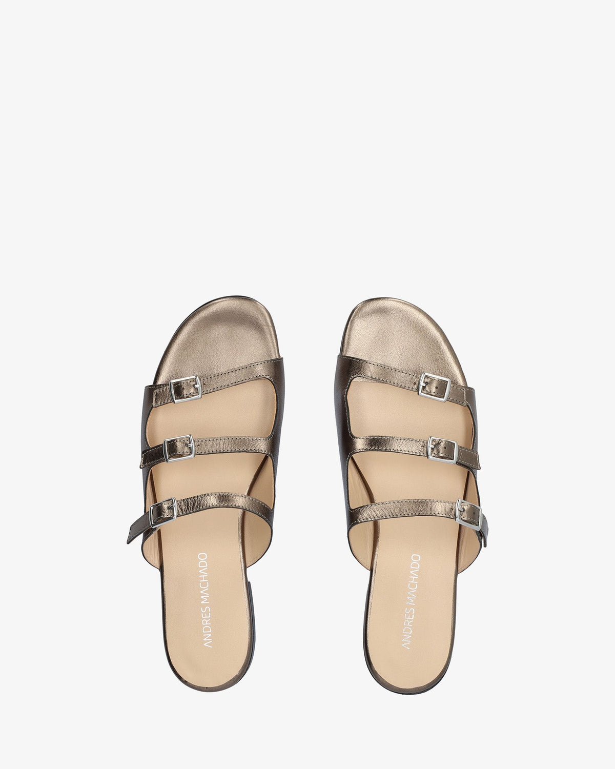 Sandalia plana en piel bronce