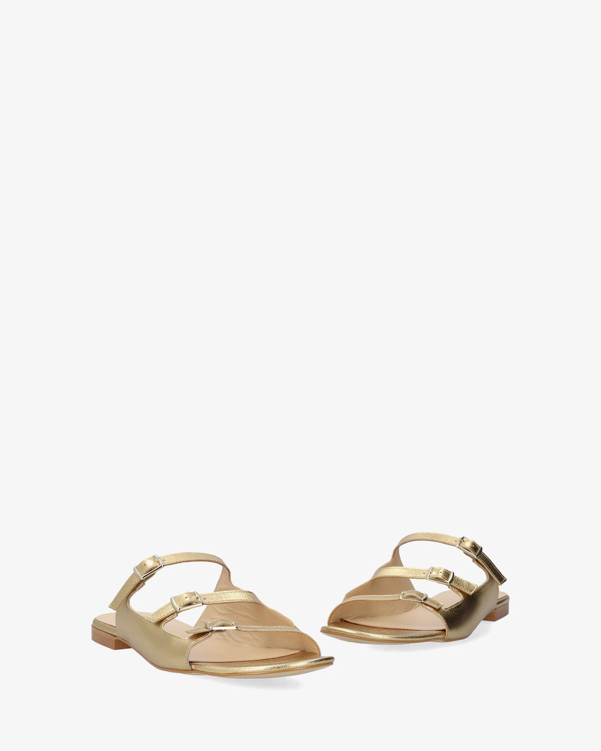 Sandalia plana en piel oro