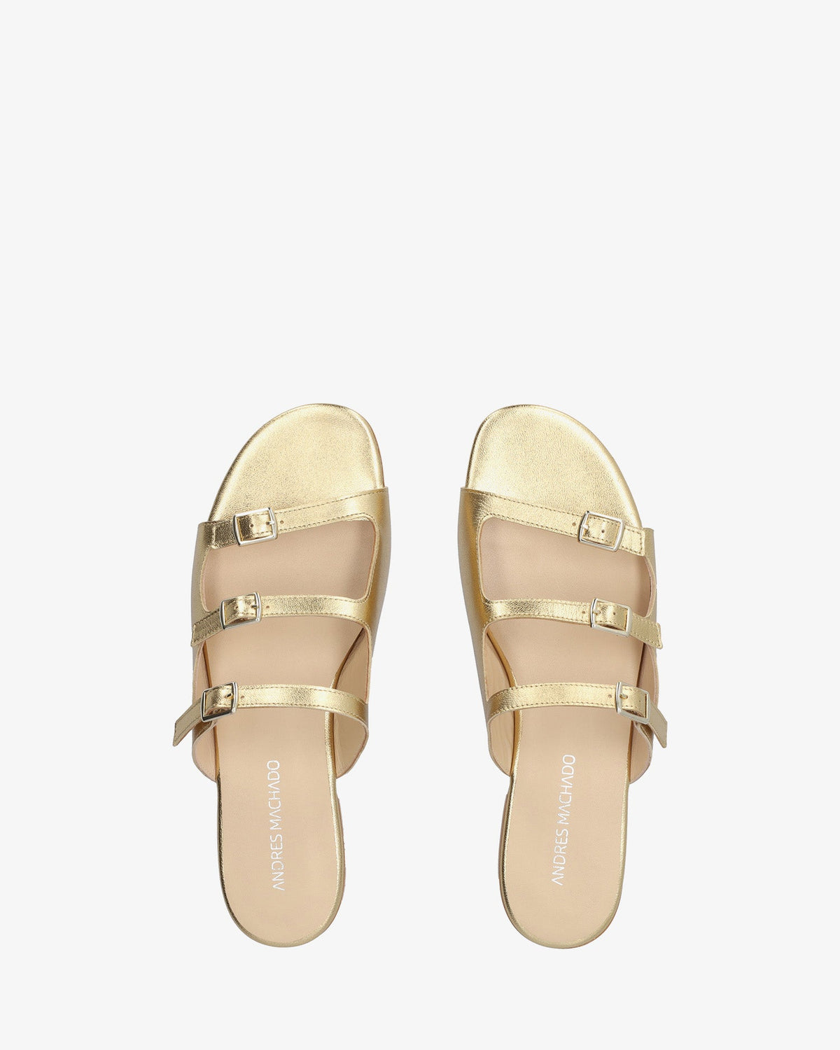 Sandalia plana en piel oro