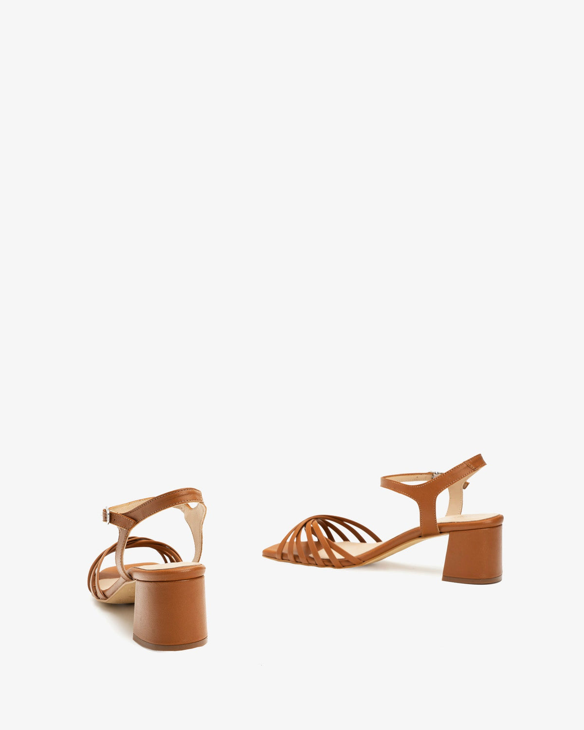 Sandalias tiras en piel de color cuero