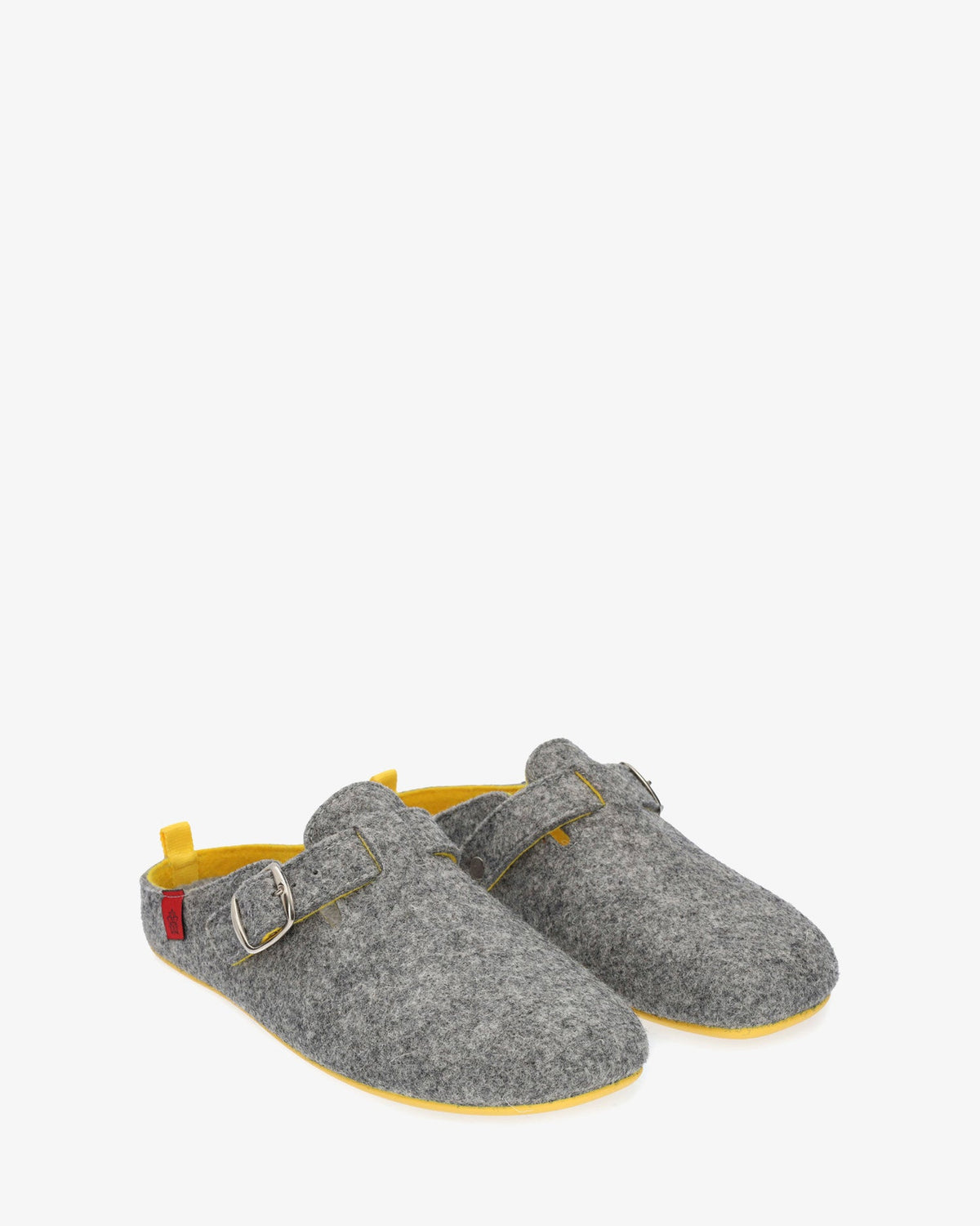 Unisex home slippers in grey felt and buckle detail