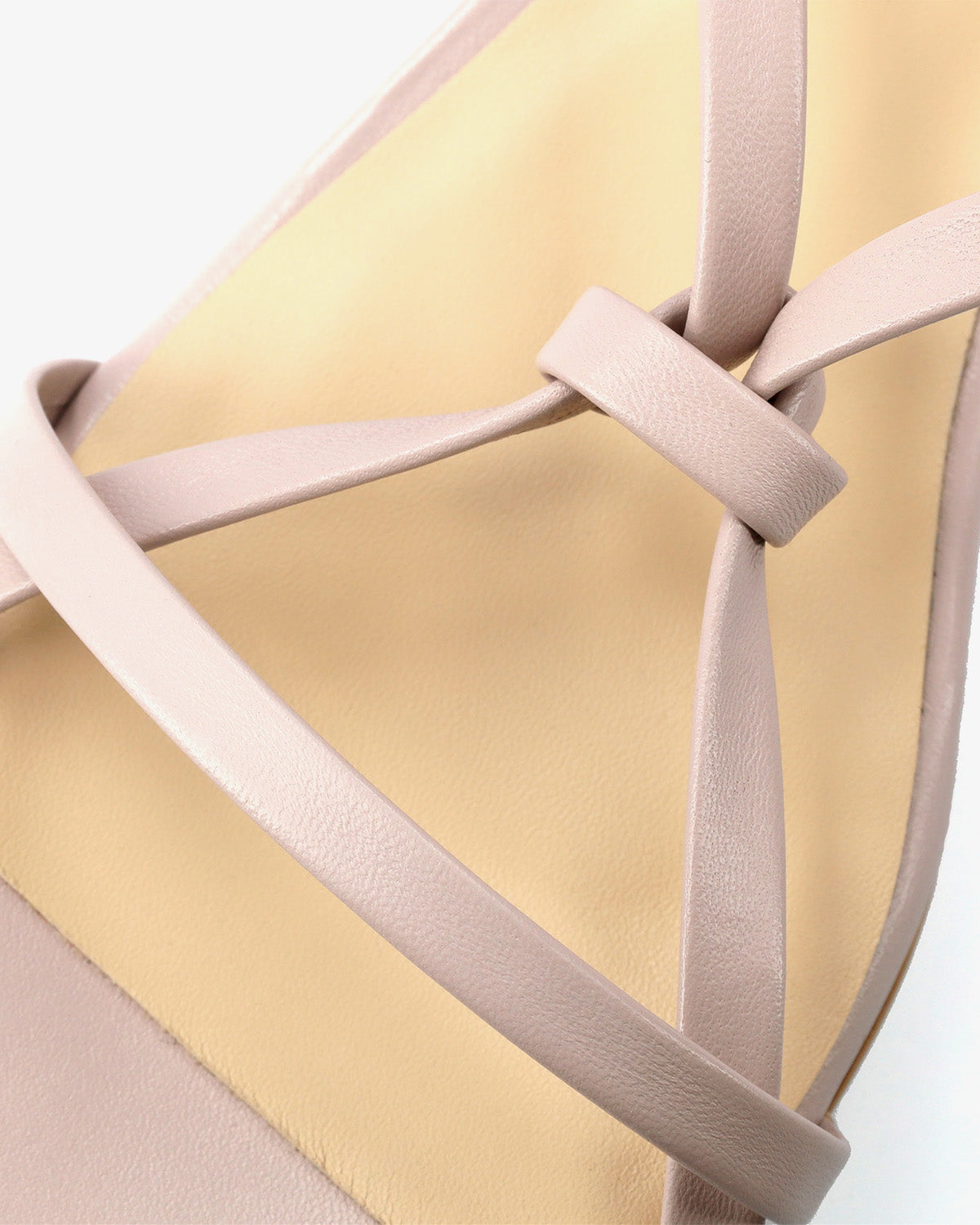 Flat sandal in pale pink  leather